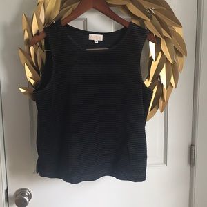Basic Threads cropped top in velvet!